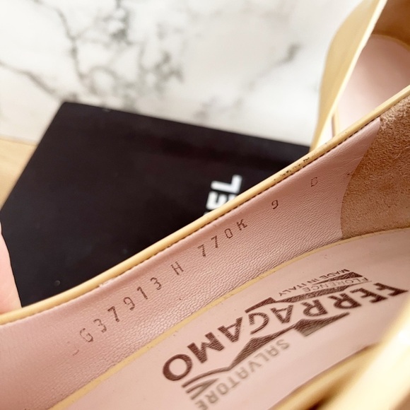 Salvatore Ferragamo Beige Patent Leather Ribes Vara Bow Peep Toe Pumps - Picture 8 of 11